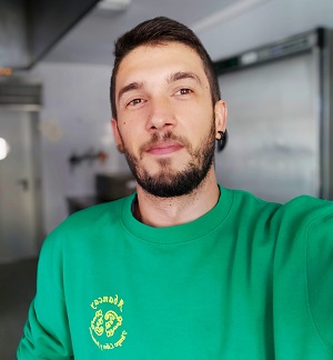 Adrían Castro